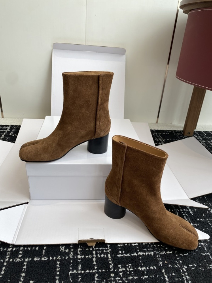 ma*s*n Ma*i*la tabi shoes