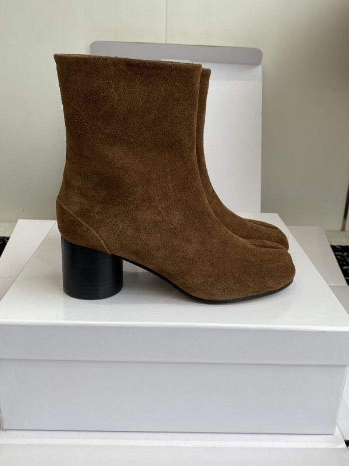 ma*s*n Ma*i*la tabi shoes