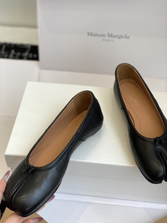 ma*s*n Ma*i*la tabi shoes