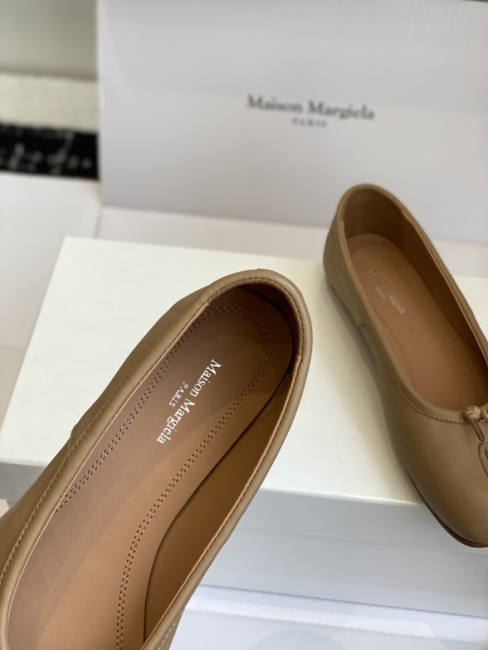 ma*s*n Ma*i*la tabi shoes