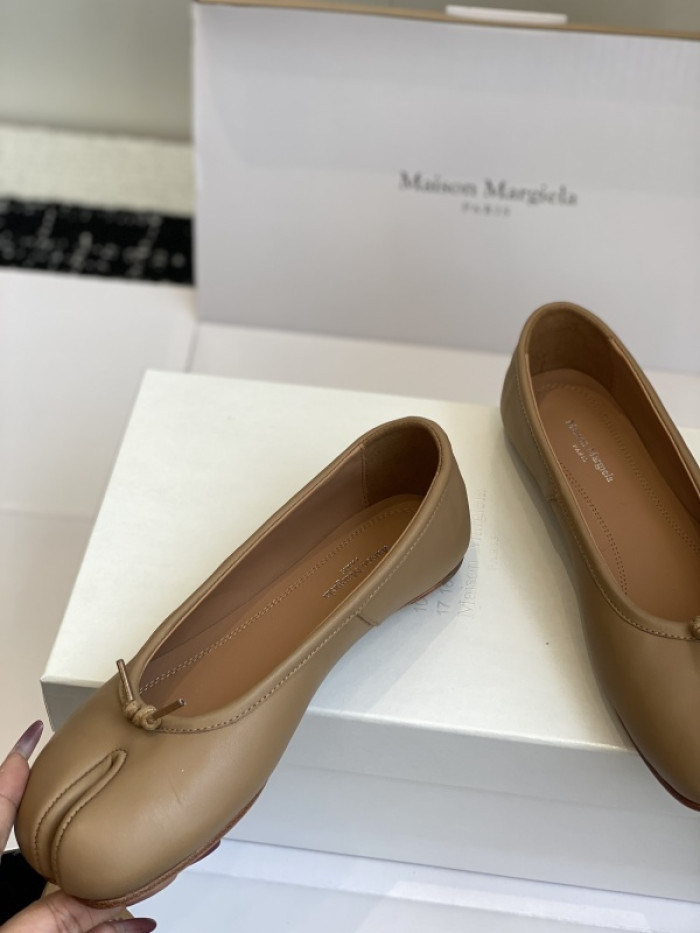 ma*s*n Ma*i*la tabi shoes