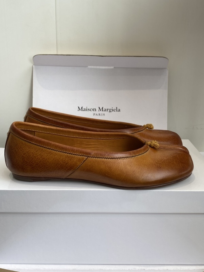 ma*s*n Ma*i*la tabi shoes