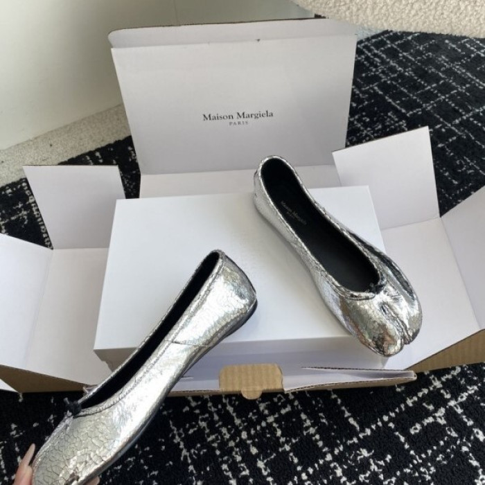 ma*s*n Ma*i*la tabi shoes