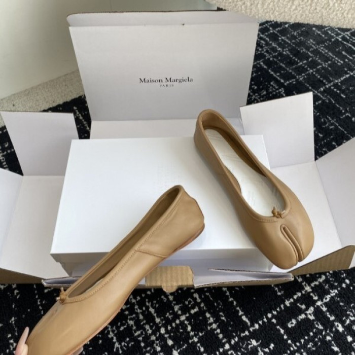 ma*s*n Ma*i*la tabi shoes