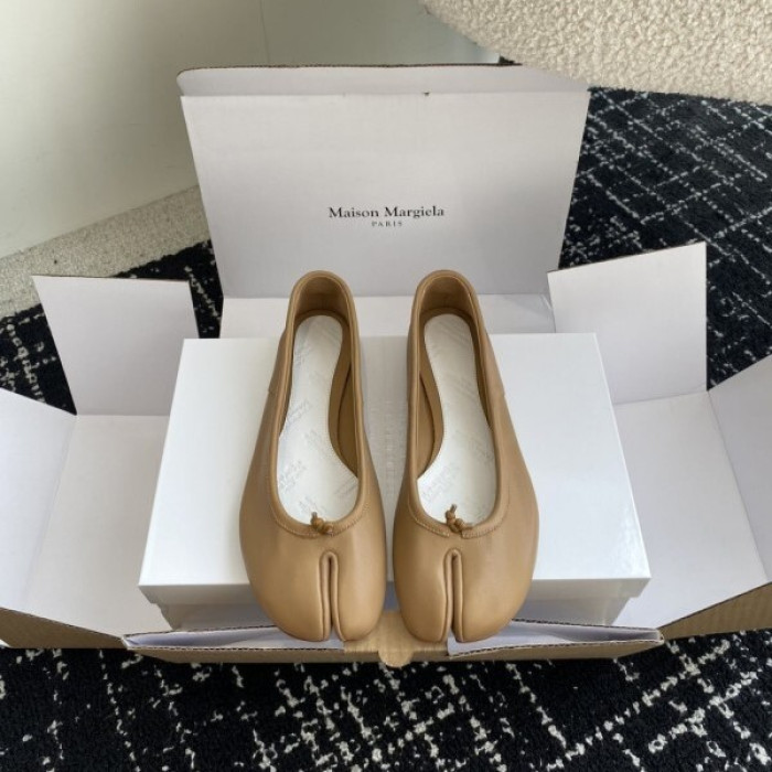 ma*s*n Ma*i*la tabi shoes