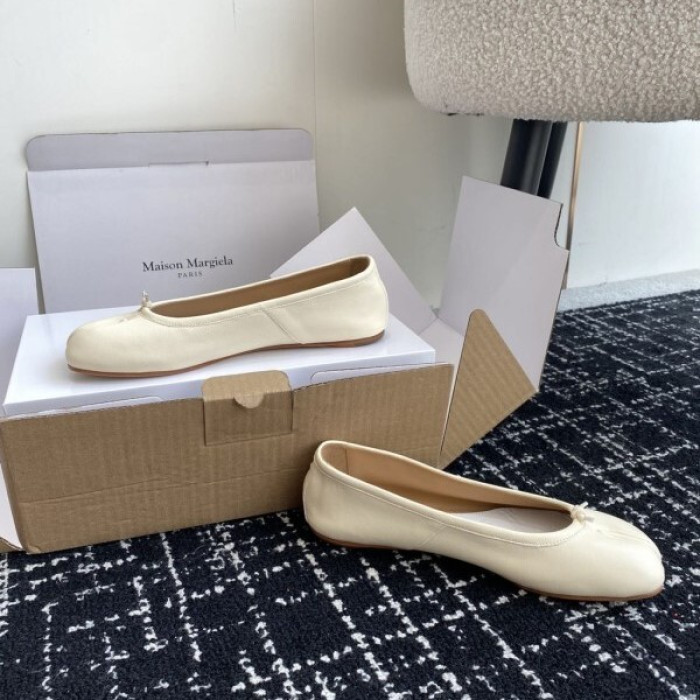 ma*s*n Ma*i*la tabi shoes