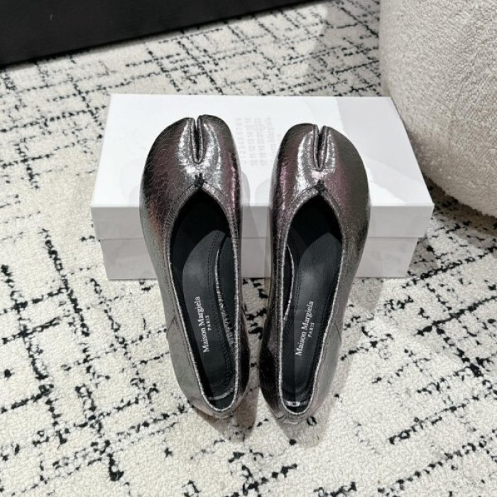 ma*s*n Ma*i*la tabi shoes