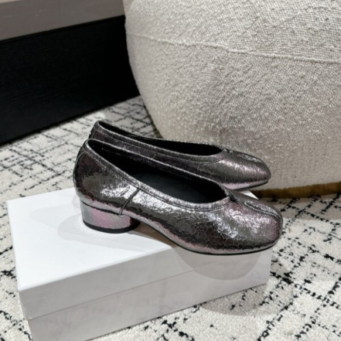 ma*s*n Ma*i*la tabi shoes (heels)