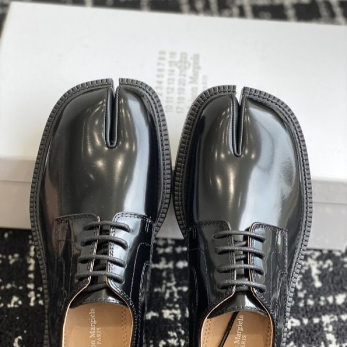 ma*s*n Ma*i*la tabi shoes