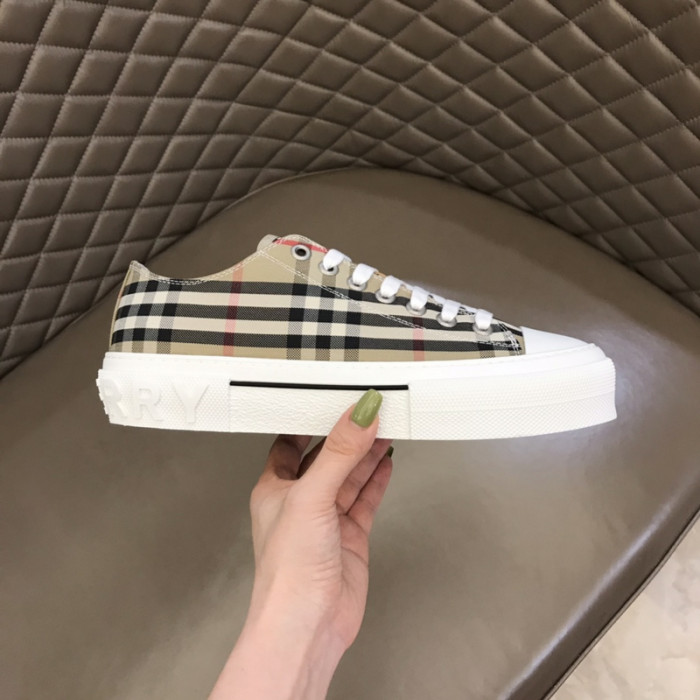 Burberry-Vintage Sneaker