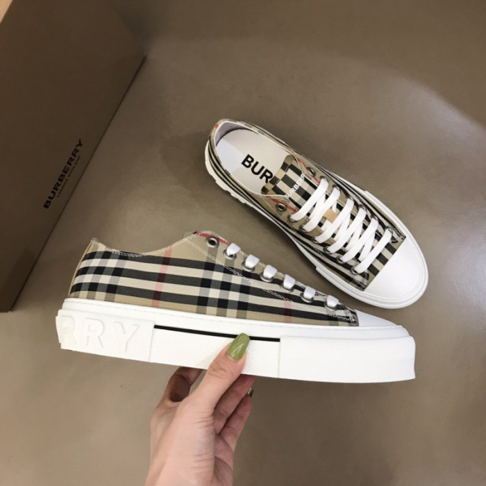Burberry-Vintage Sneaker