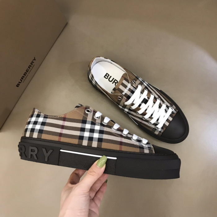Burberry-Vintage Sneaker