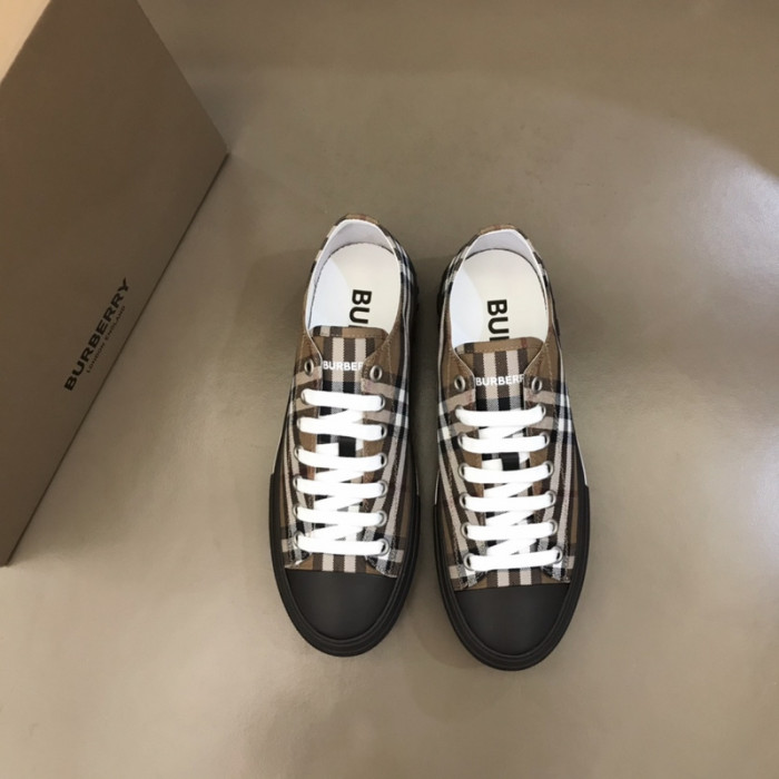 Burberry-Vintage Sneaker