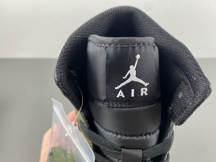 JORDAN 1 mid BQ8426-092