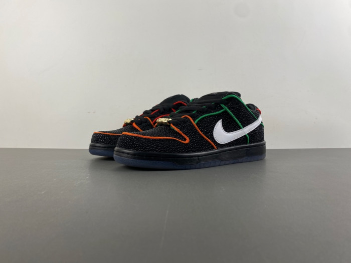 Nike SB Dunk Low Bronx Girls Skate HV1664-001