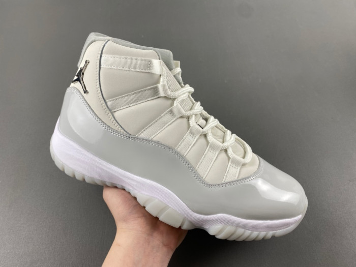 Air Jordan 11 Retro AR0715-110