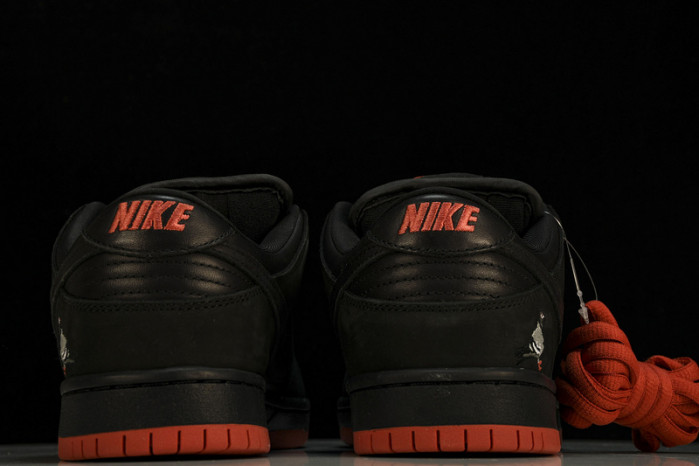 nike sb dunk low black pigeon 883232-008