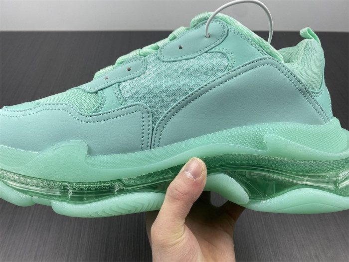 Ba*len*cia*ga track triple