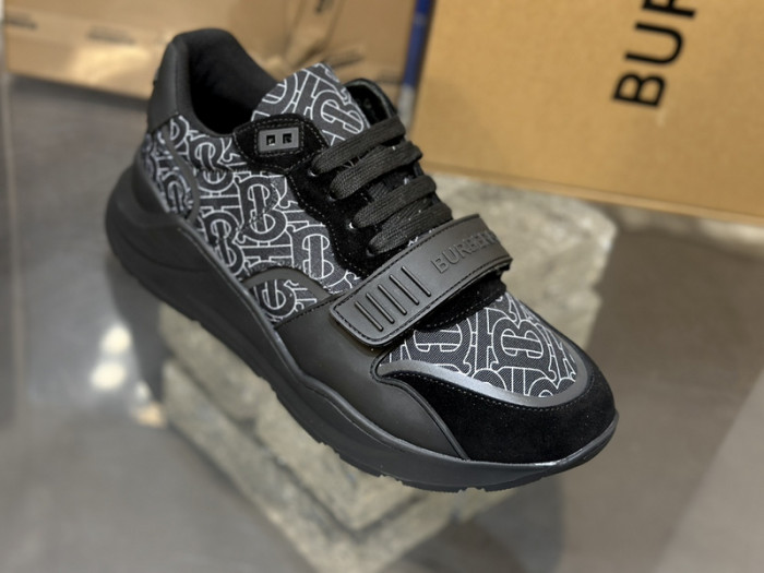 Burberry-Vintage Sneaker