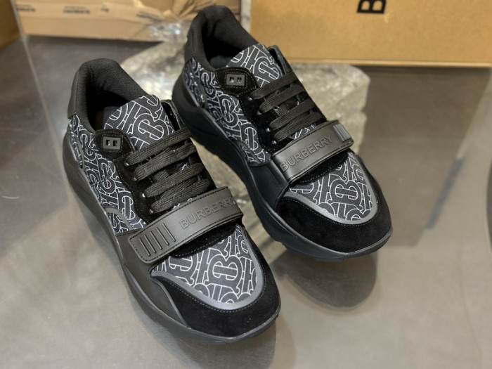 Burberry-Vintage Sneaker