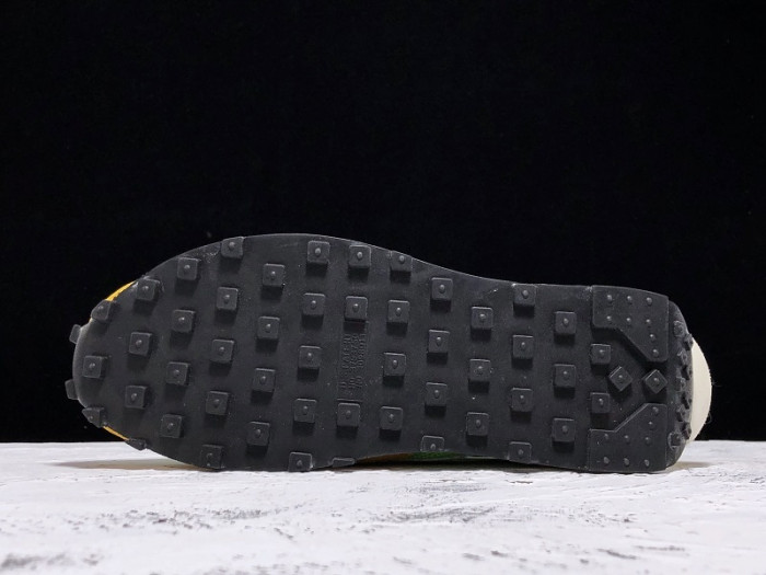 nike ld waffle sacai green gusto bv0073-300