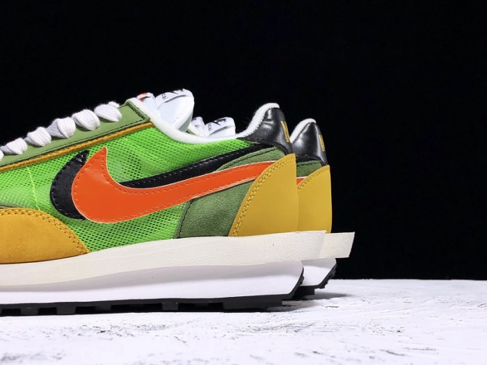 nike ld waffle sacai green gusto bv0073-300