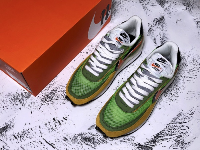 nike ld waffle sacai green gusto bv0073-300