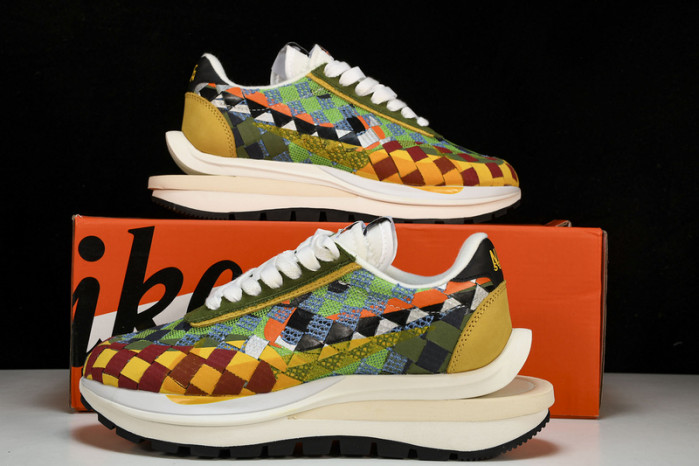 nike vaporwaffle sacai woven “green gusto” dr5209-300
