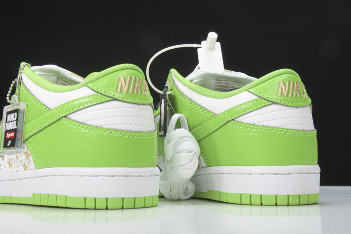 nike sb dunk low S*p*e stars mean green dh3228-101