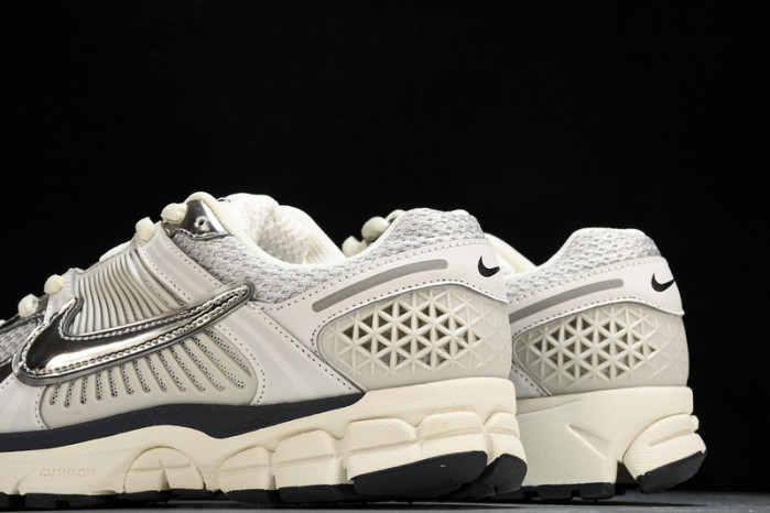 nike zoom vomero 5 photon dust metallic silver