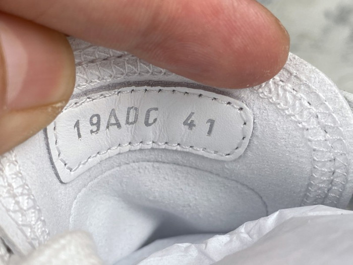 D*or b23 homme kaws low top sneaker