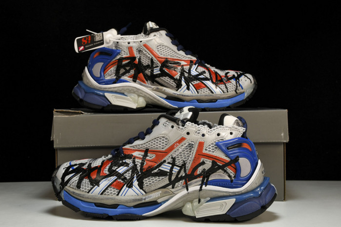 Ba*len*cia*ga runner