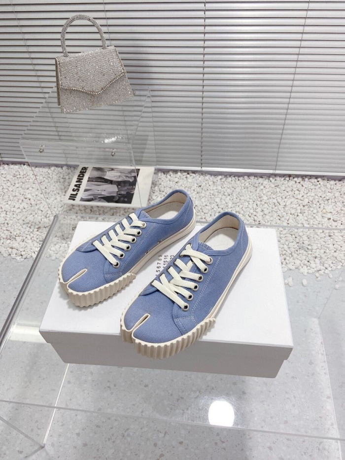 ma*s*n Ma*i*la tabi shoes