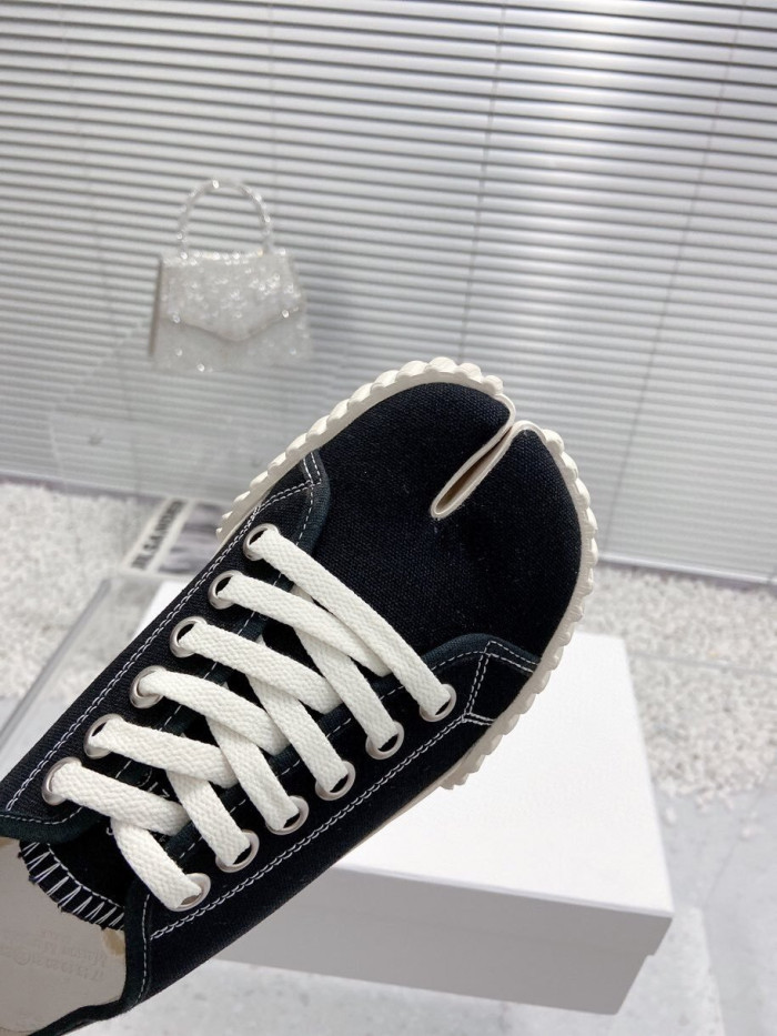 ma*s*n Ma*i*la tabi shoes