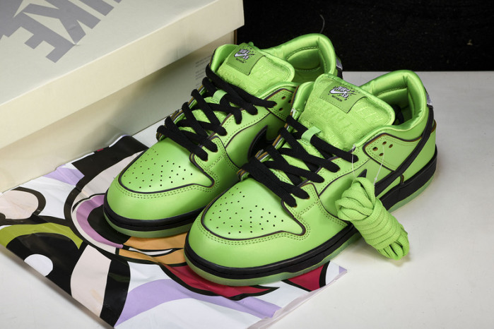 the powerpuff girls x nk sb dunk low fz8319-300