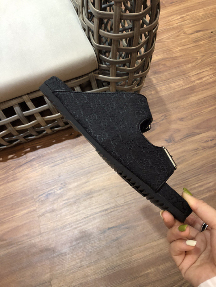 GUCC SANDALS