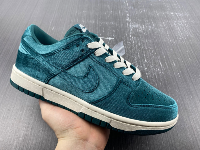 nike dunk low green velvet dz5224-300