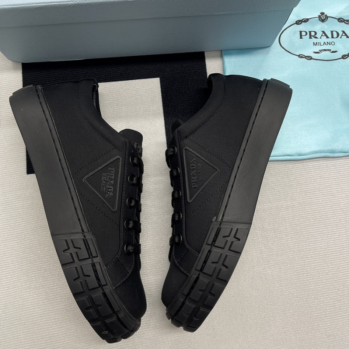 PRADA LOW TOP SNEAKE