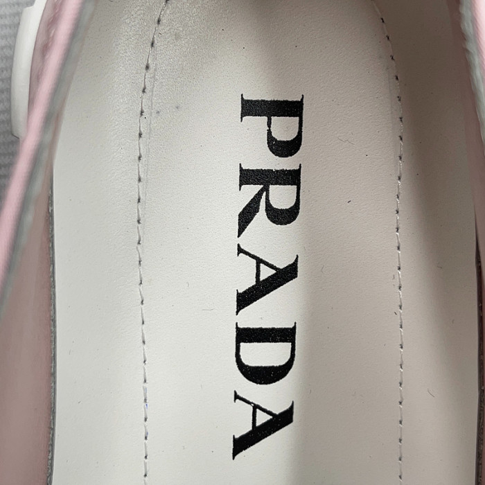 PRADA LOW TOP SNEAKE