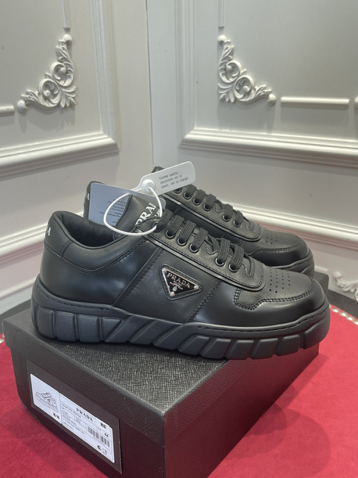 pra*a-monolith black