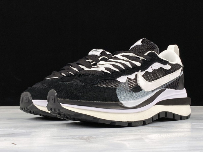 nike vaporwaffle sacai black white cv1363-001