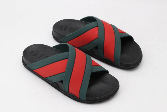 G*u*i sandals