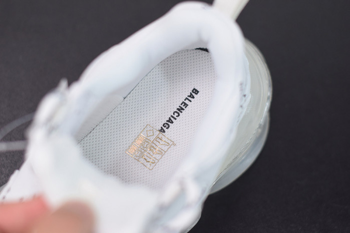 blcg sneaker triple.s.gomma fluorescent white 524039 w09e1 2021