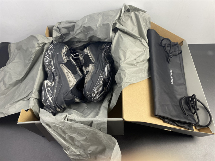 blcg sneaker triple.s.gomma grey black 524039 w03b5 9870