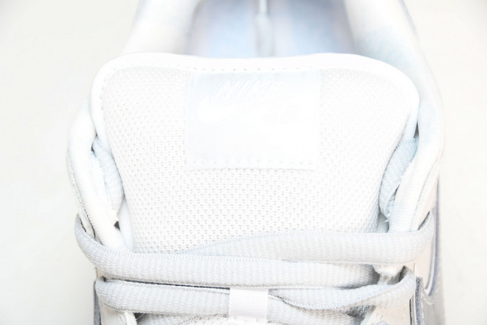 nike sb dunk low white lobster (friends and family) fd8776-100