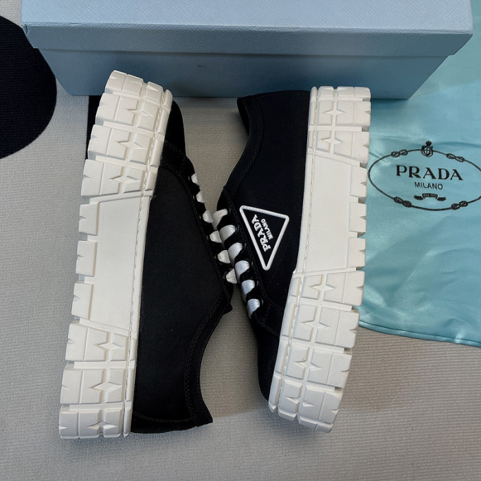 PRADA LOW TOP SNEAKE
