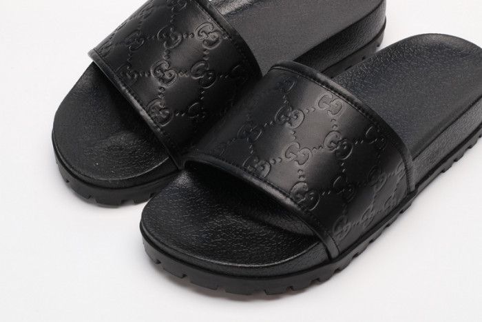 GUCC SANDALS