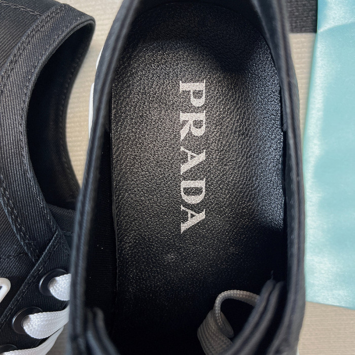 PRADA LOW TOP SNEAKE
