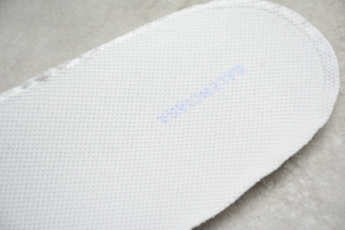 blcg track.2 white light blue 568615-w2gn3-9045