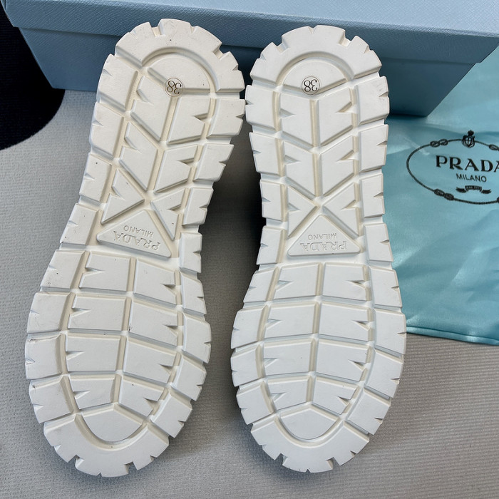 PRADA LOW TOP SNEAKE